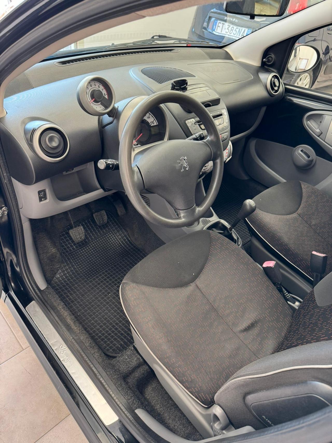 Peugeot 107 1.0 68CV 5p. Sweet Years