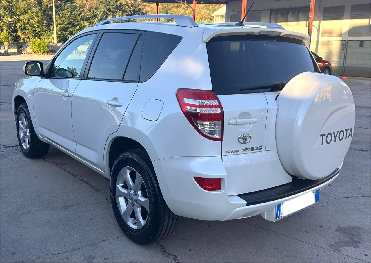 Toyota RAV 4 2.2 D-4D 150 CV DPF Exclusive 4x4