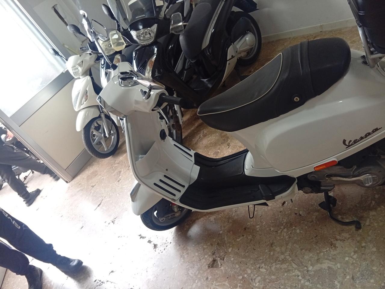 Piaggio Vespa 50 S 4T