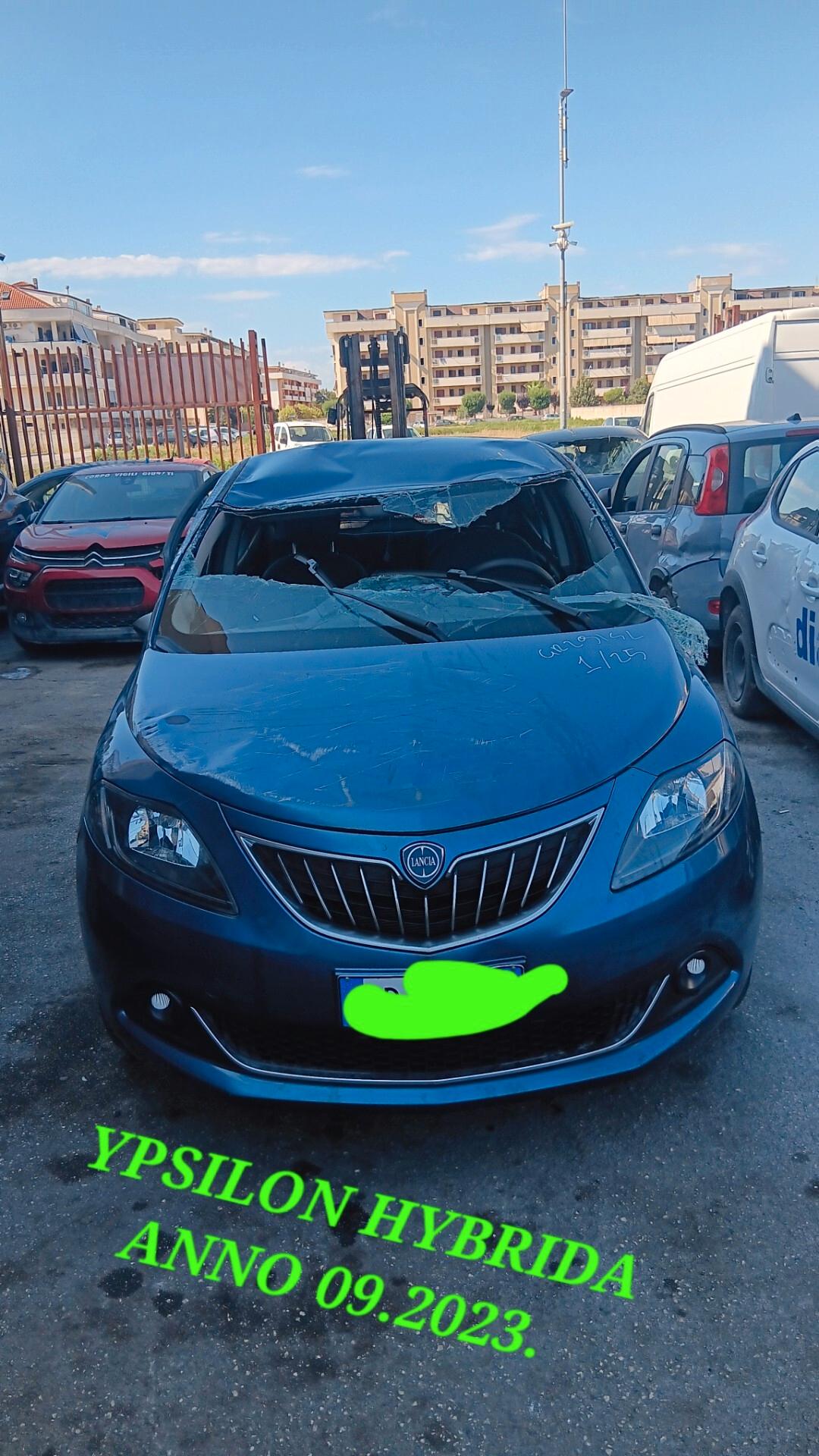 LANCIA YPSILON INCIDENTATA SINISTRATA MONDIALCARS 023