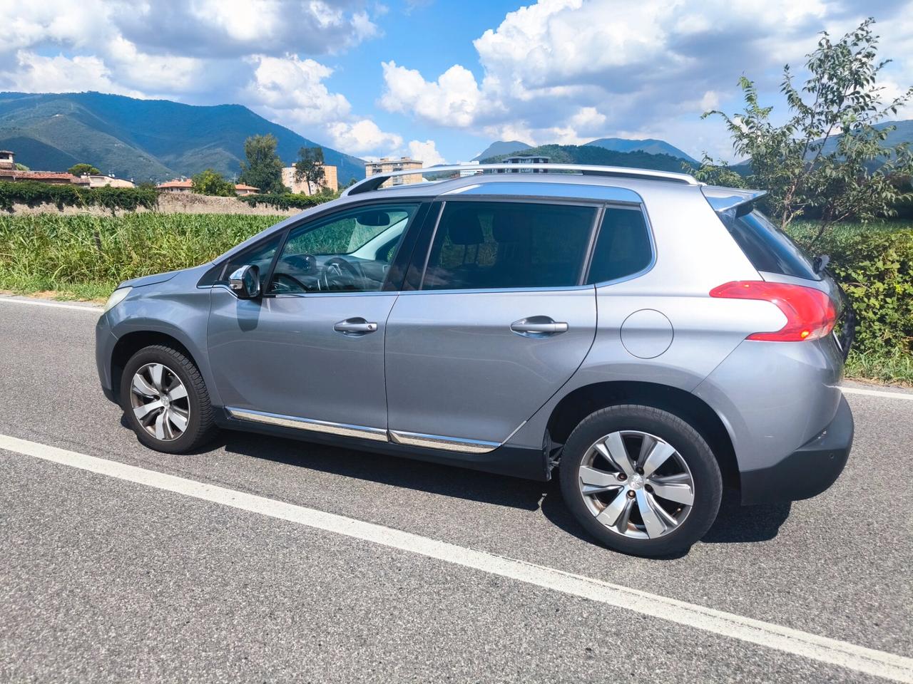 PEUGEOT 2008 1,6 HDI ALLURE- CAMBIO AUTOMATICO- KM 110000