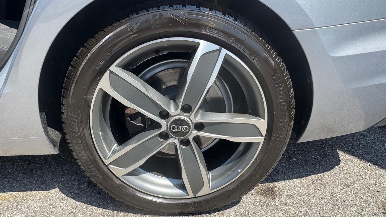 Audi A4 Avant 35 TDI/163 CV S tronic Business Advanced