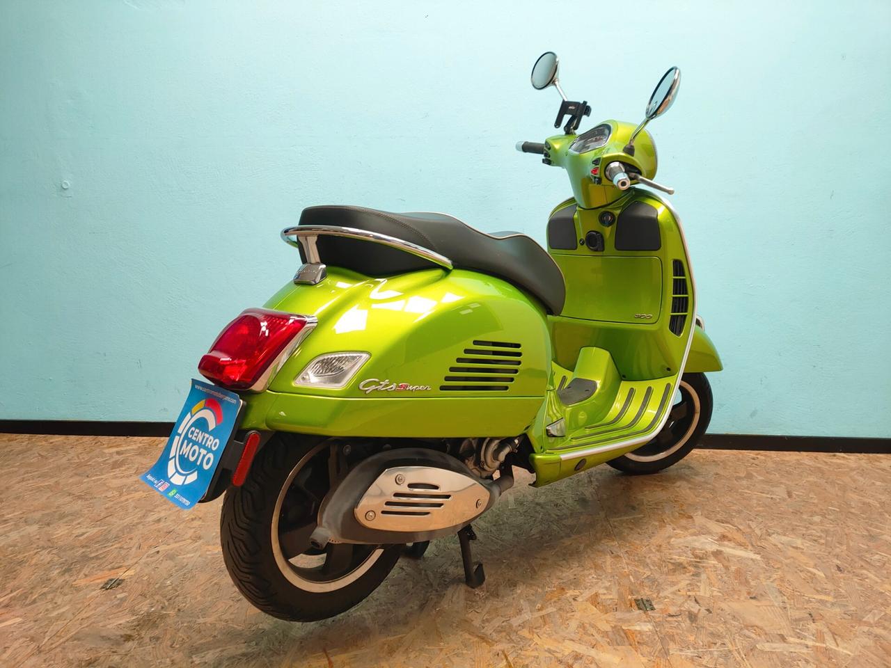 Piaggio Vespa 300 GTS SUPER ABS 16.000 km.