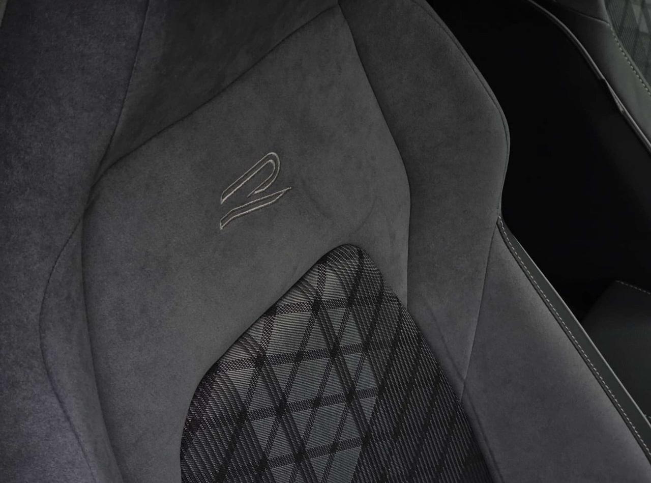 Volkswagen Golf 1.0 eTSI R-line DSG