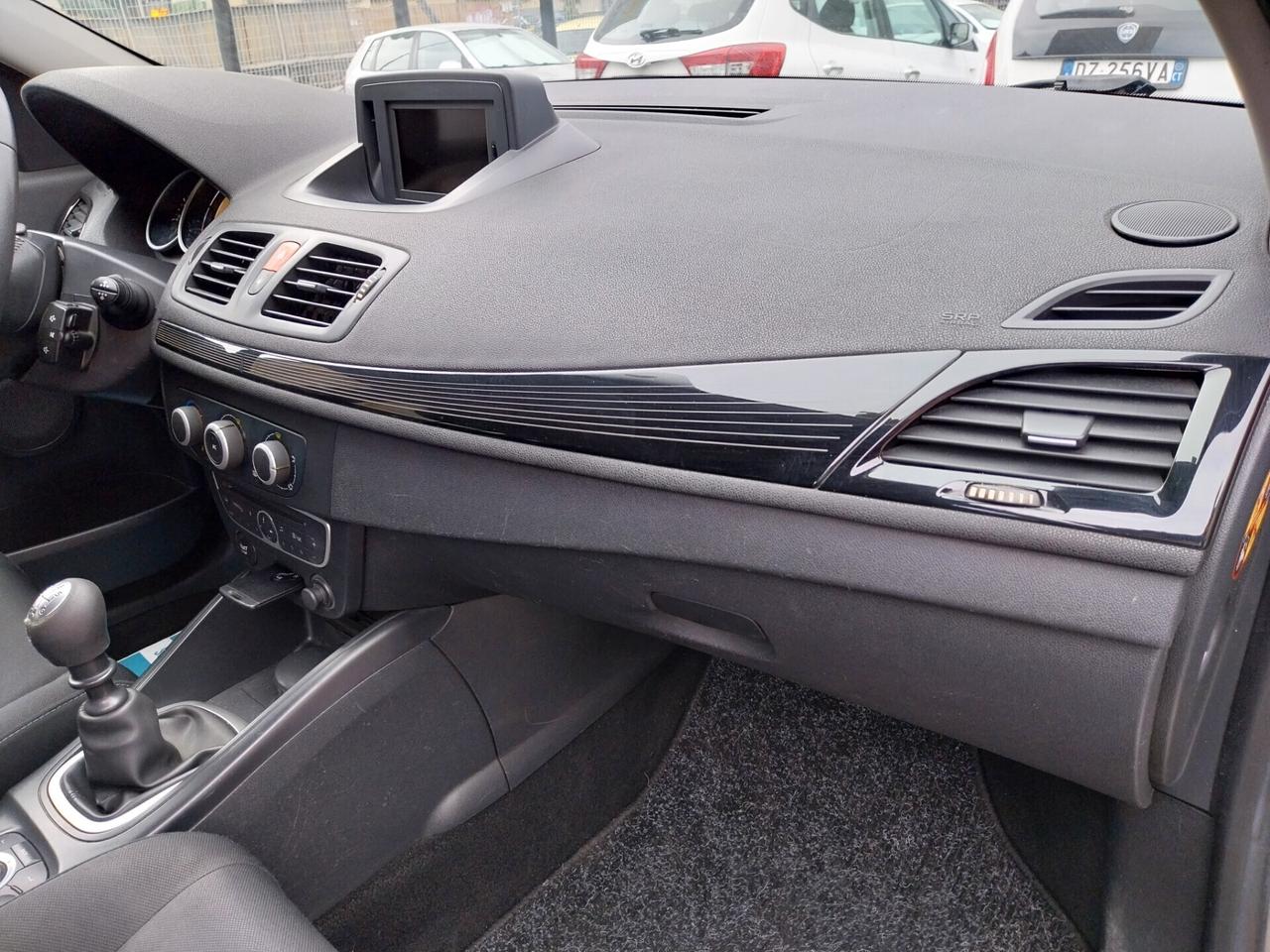 RENAULT MEGANE 1.5 DIESEL STATION WAGON 2011