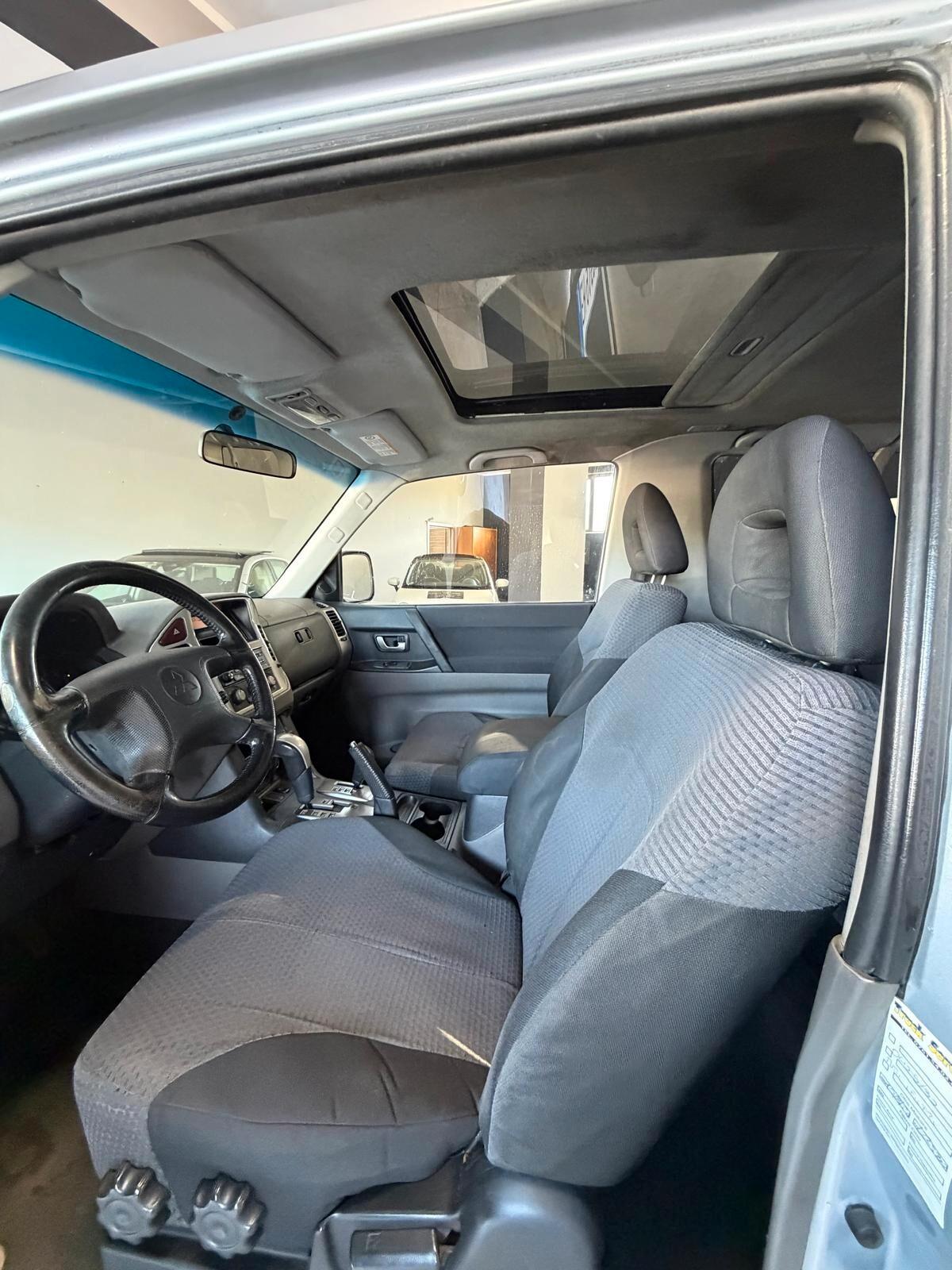 Mitsubishi Pajero 3.2 DI-D 16V aut. 3p. Instyle DPF EDIZIONE DA CAR
