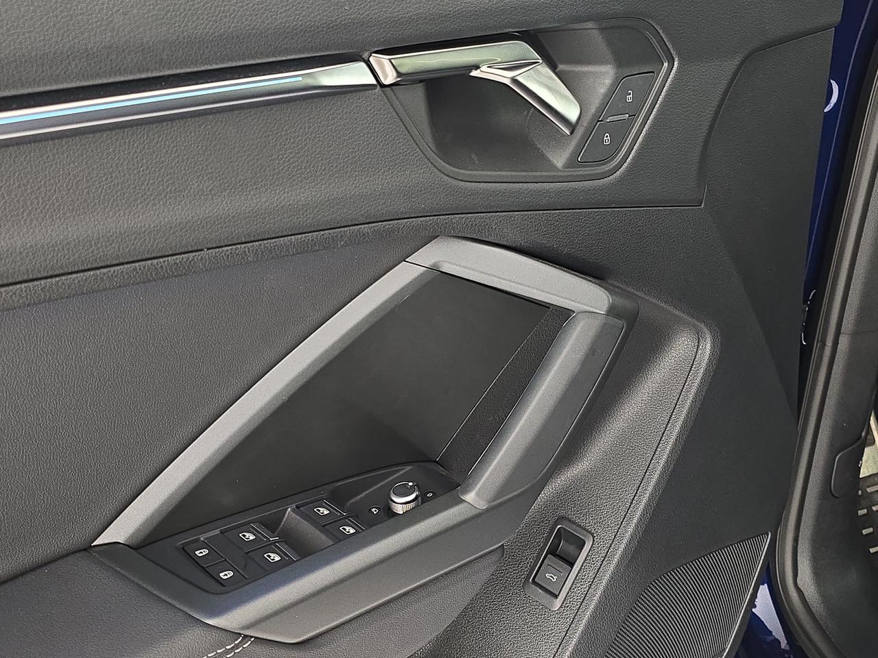 Audi Q3 sportback 35 2.0 tdi identity black s-tronic