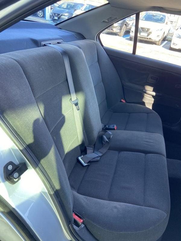 BMW Serie 3 318 1.8 115CV 4P