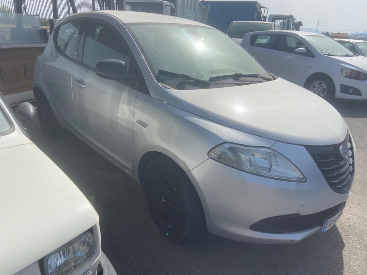 Lancia ypsilon benz gpl