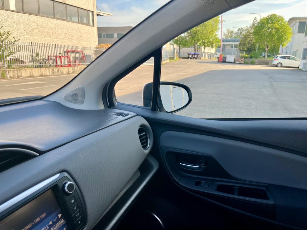 Toyota Yaris 1.5hybrid 74kw 2016 146.000km perfetta