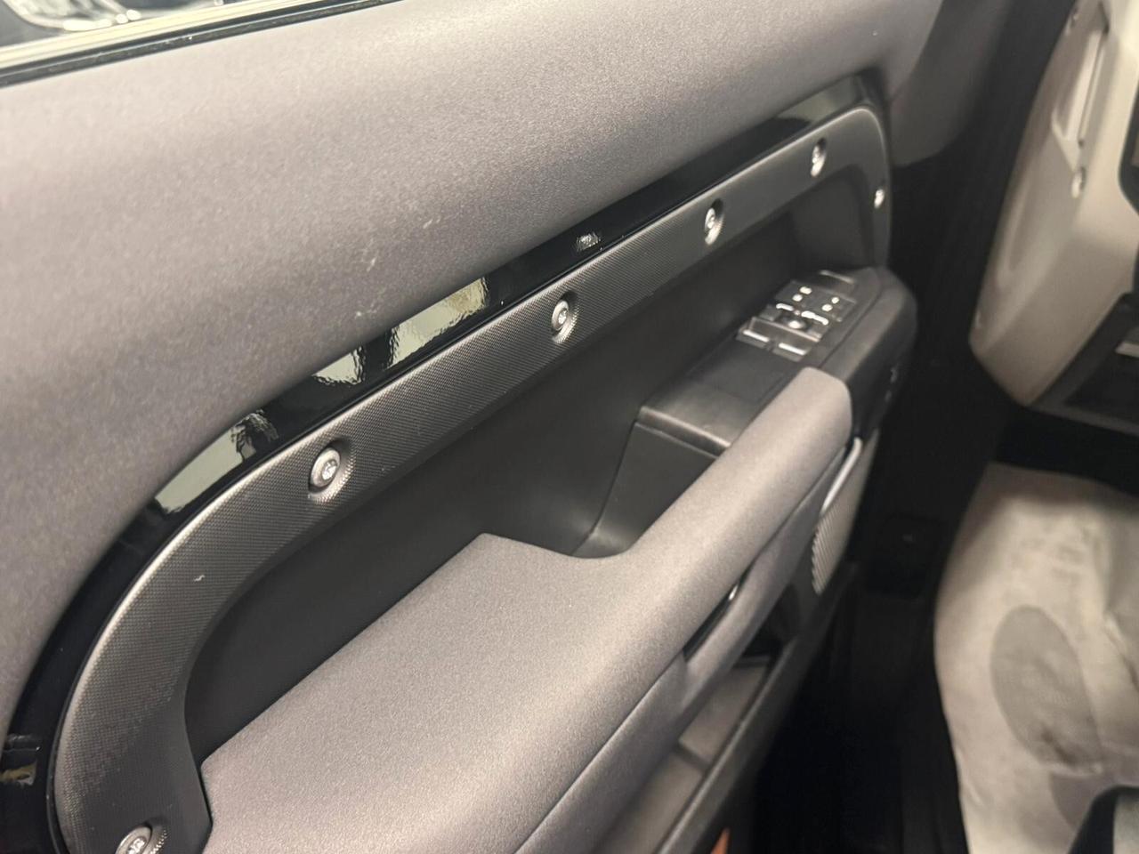 Land Rover Defender 90 3.0D I6 200 CV AWD Auto SE