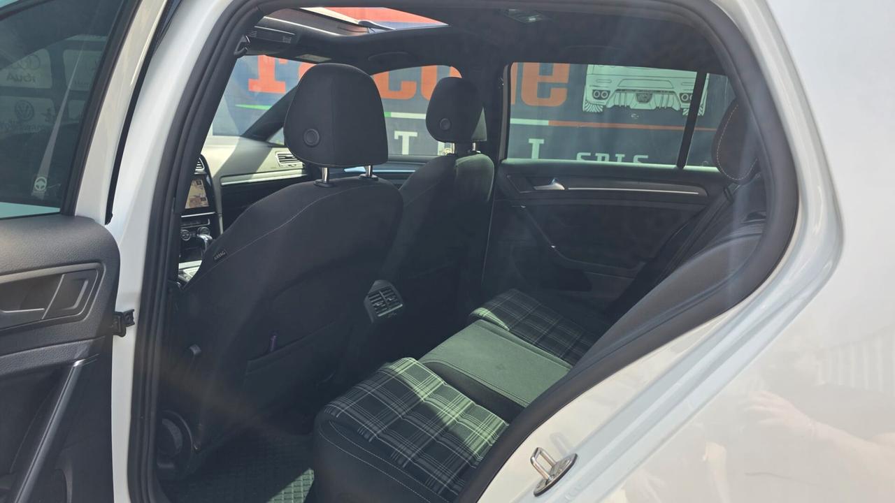 Volkswagen Golf GTD 2.0 TDI DSG Tetto Cockpit