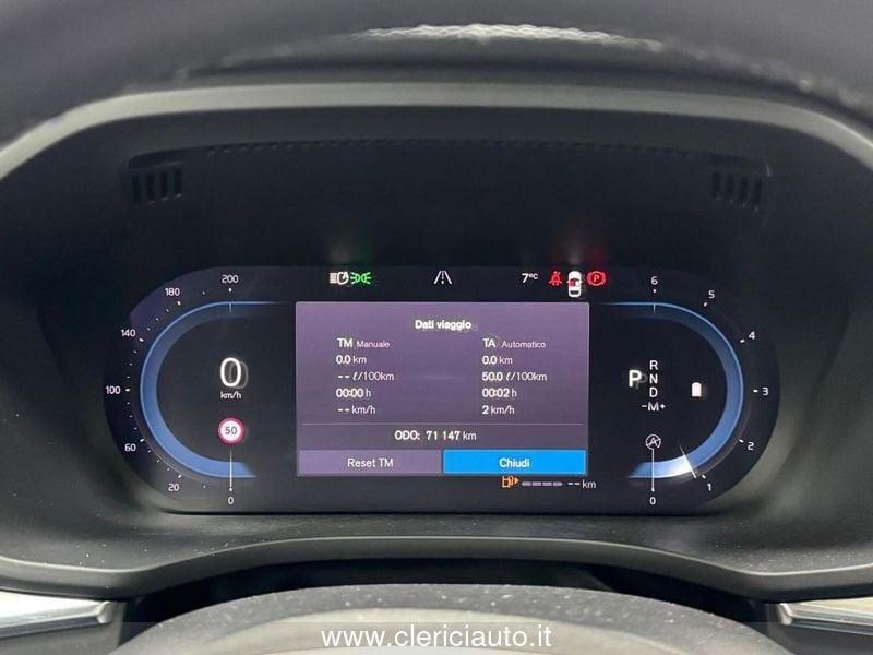 Volvo XC60 B4 (d) AWD automatico Plus Dark