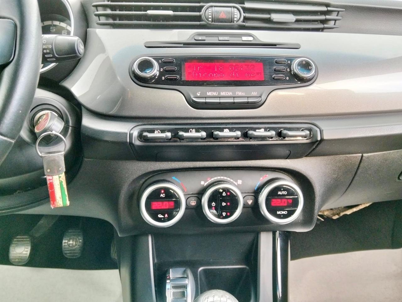 Alfa Romeo Giulietta 1.4 Turbo 120 CV Distinctive*Cerchi 17*UConnect*Aux*Usb