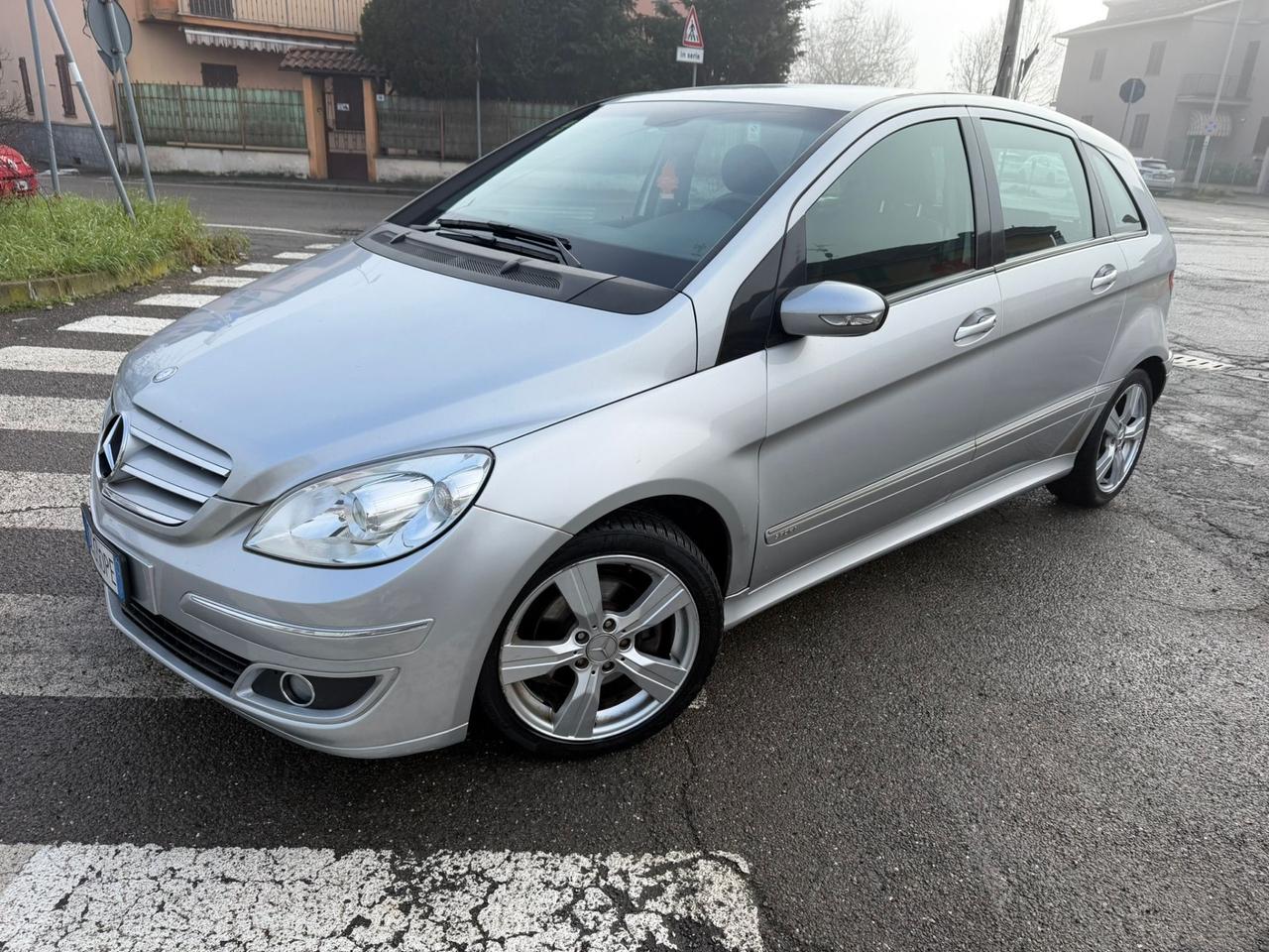 MERCEDES BENZ B200 CDI