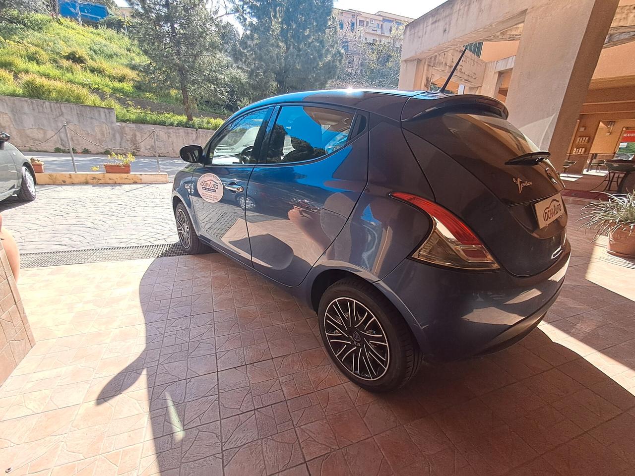 Lancia Ypsilon 1.0 FireFly 5 porte S&S Hybrid Gold