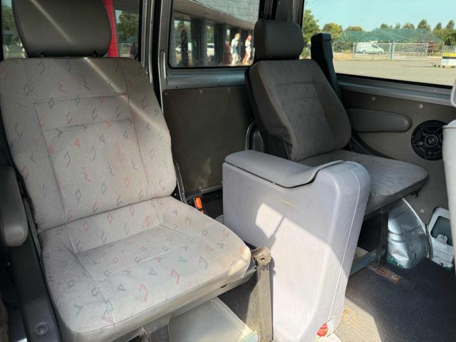 VOLKSWAGEN Transporter Transp. 2.5 TDI/102CV cat Multivan 8 POSTI