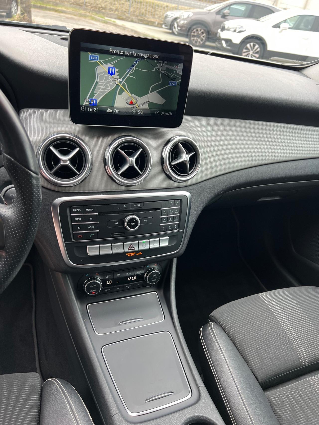 Mercedes-benz GLA 200 d Automatic Premium