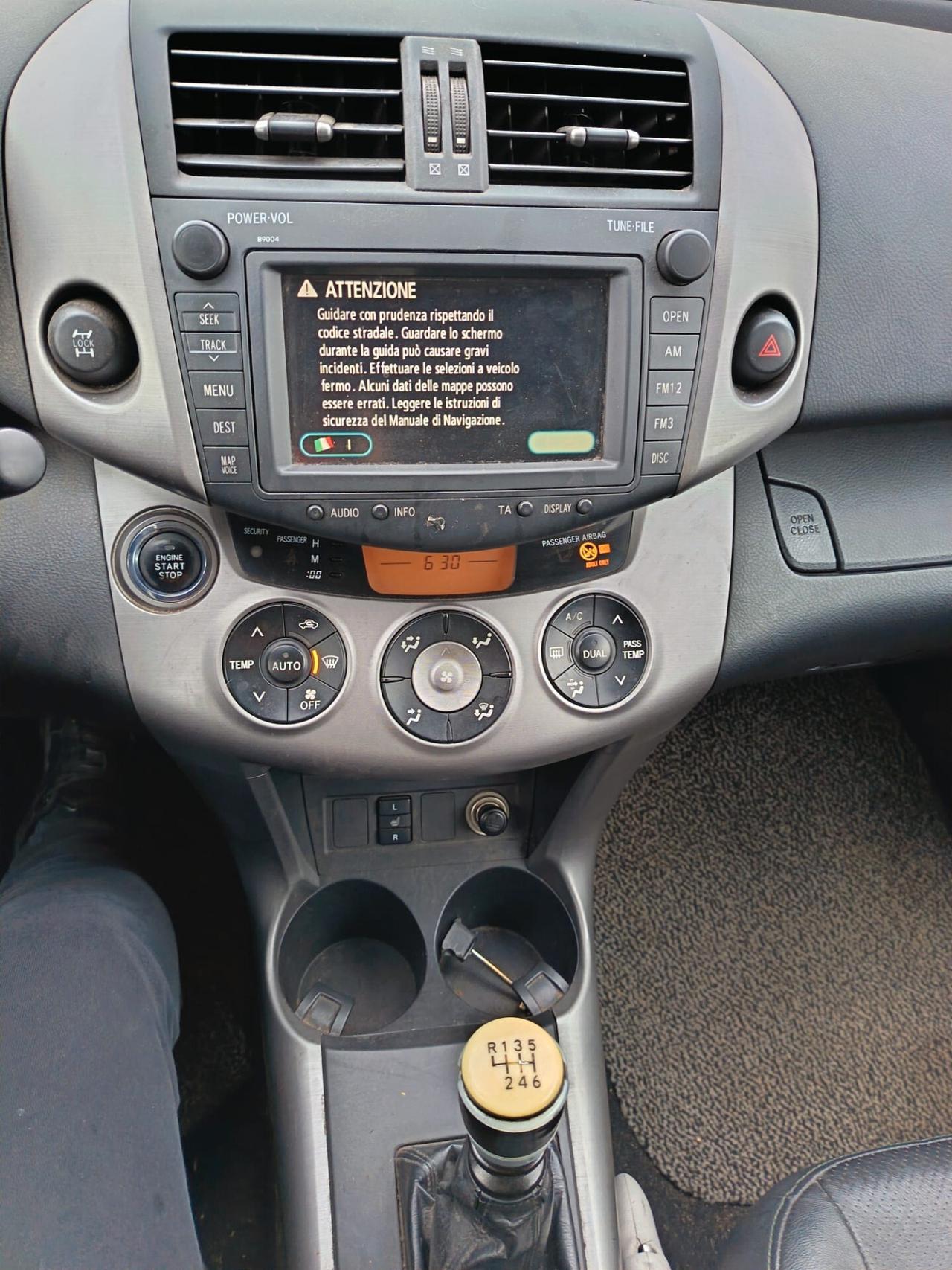 TOYOTA RAV4 2006 2.2 D-4D 177 CV Luxury PELLE NAVI CRUIS DA CONTROLLARE