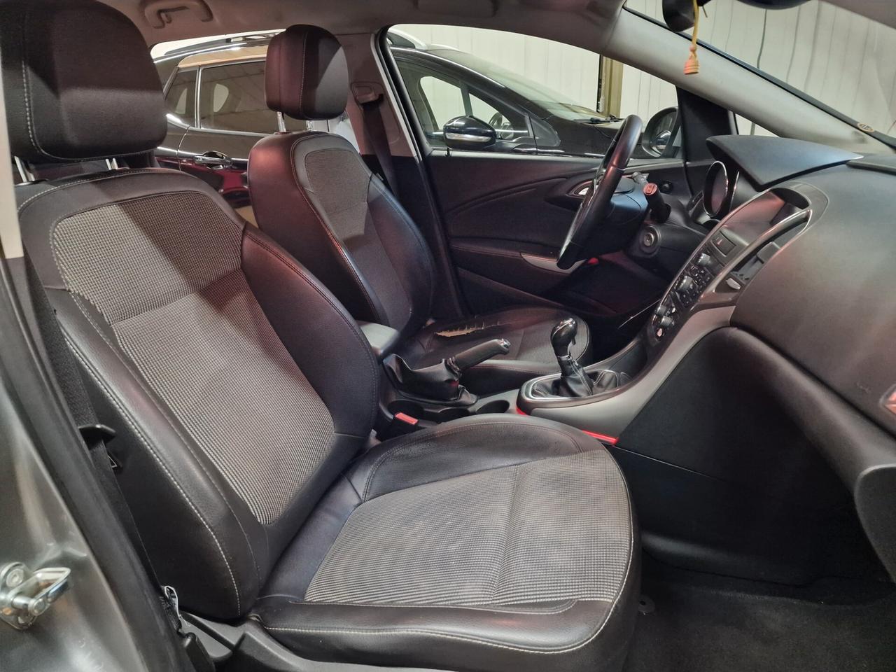 Opel Astra 1.7 CDTI 110CV Sports Tourer Cosmo