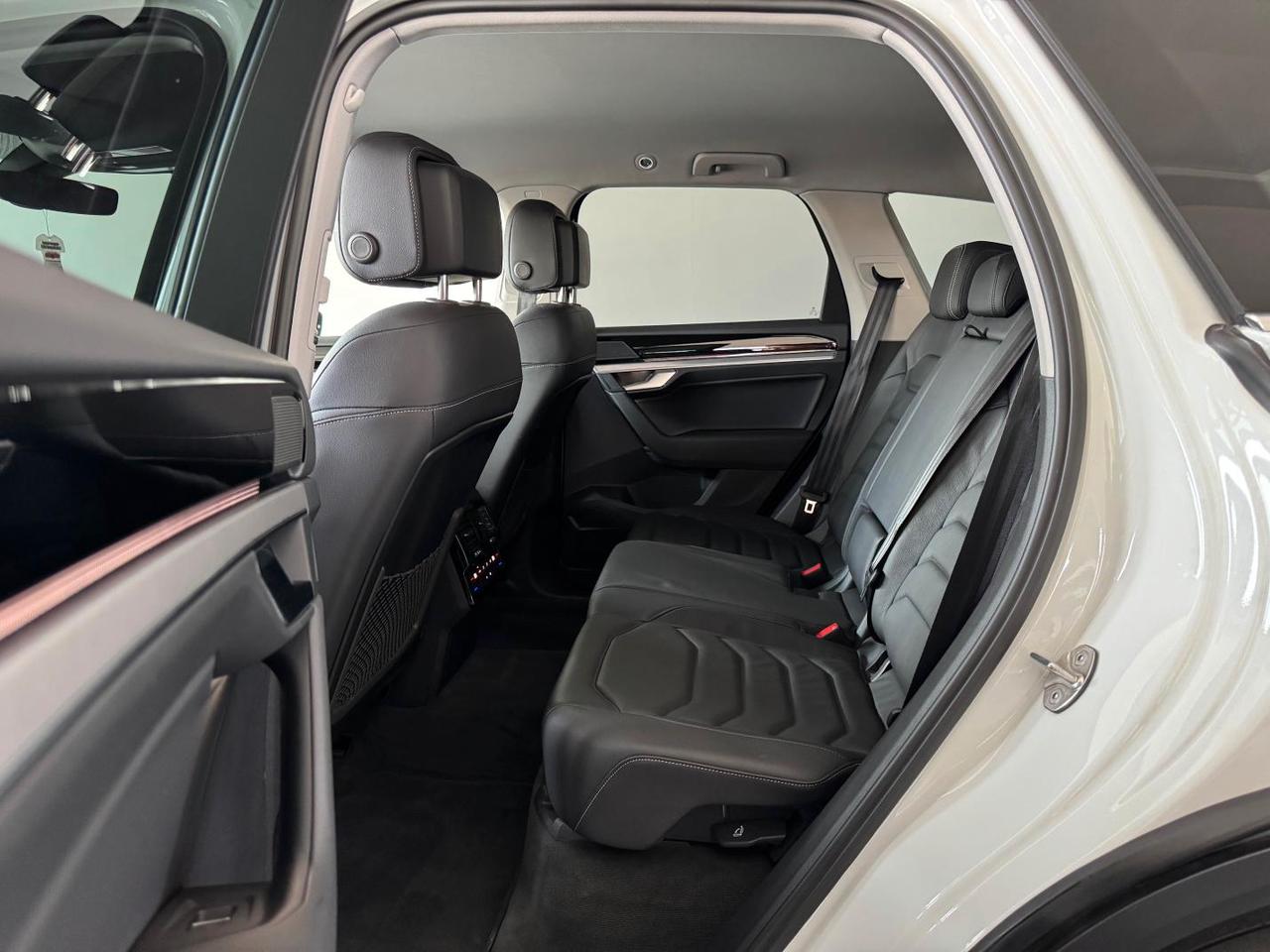 Volkswagen Touareg 3.0 V6 tdi Elegance 231cv 1Prop Da Vetrina