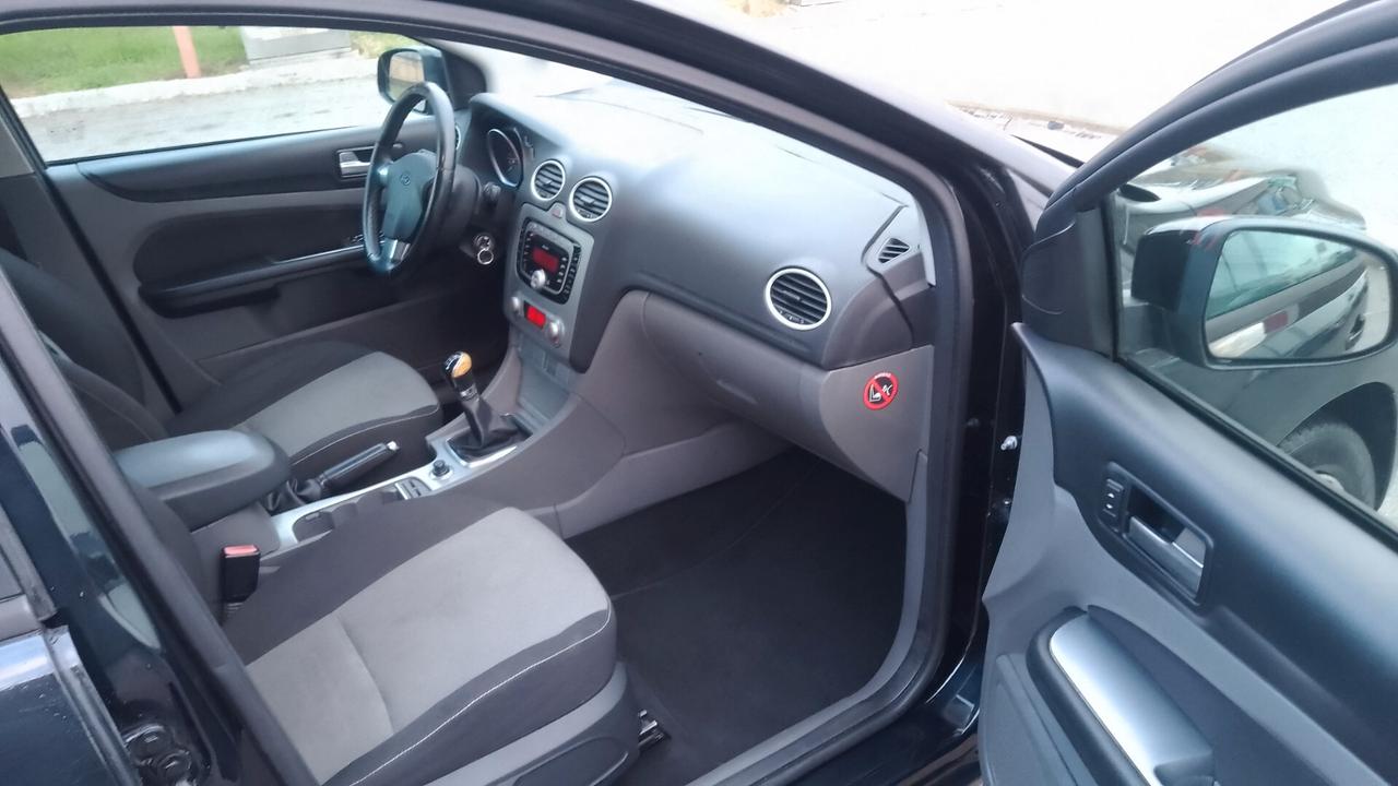 Ford Focus 1.6 TDCi (110CV) SW Tit. DPF neop 13