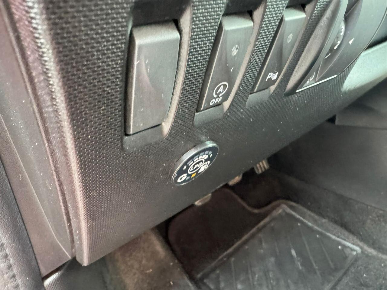 Renault Twingo TCe 90 CV GPL La Parisienne