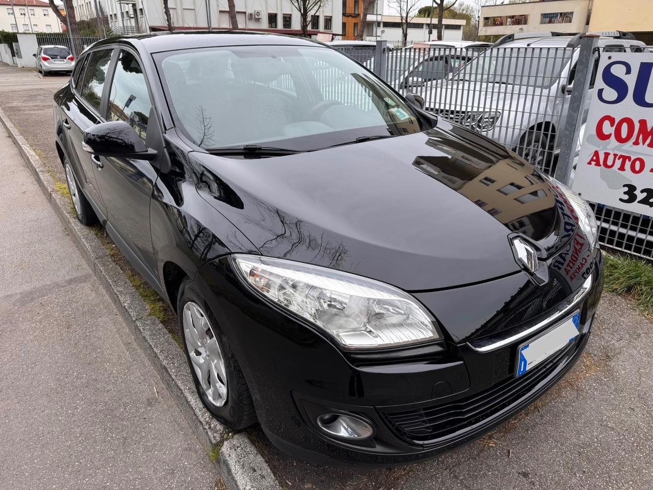 Renault Mégane 1.5 dCi 110CV neopaten garanzia 12 mesi