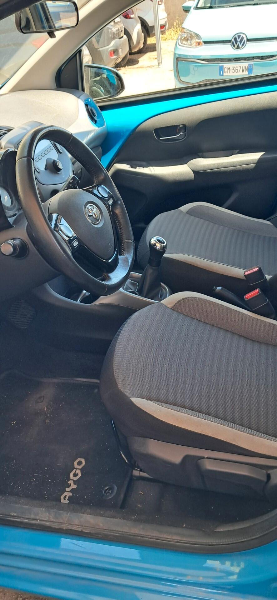 Toyota Aygo 1.0 VVT-i 69 CV 5 porte business del 2019