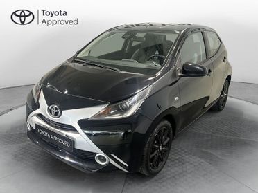 Toyota Aygo 1.0 VVT-i 69 CV 5 porte x-play X NEOPATENTATI + NAVIGATORE