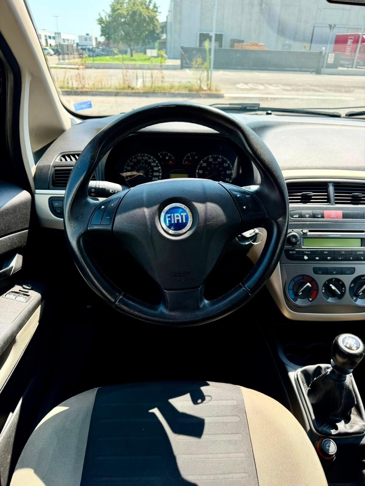 FIAT GRANDE PUNTO 1.2 BENZ - 5 PORTE-NEOPATENTATI