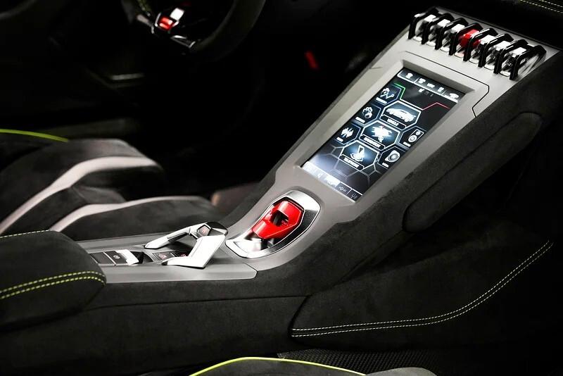 Lamborghini Huracàn STO 5.2 V10 NOLEGGIO LUNGO TERMINE - LEASING FULL INCLUSIVE