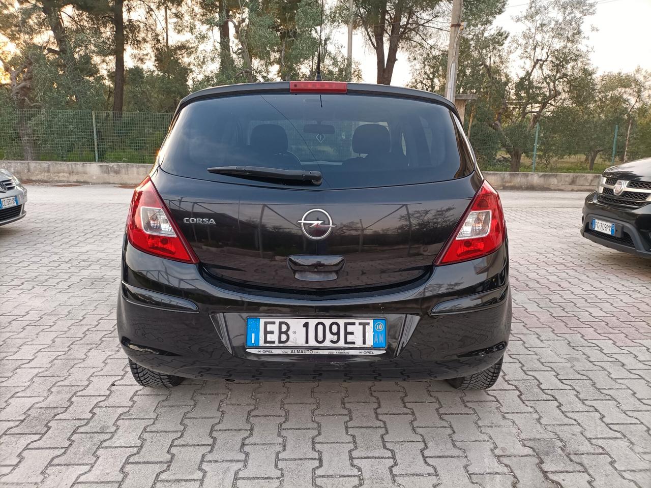 Opel Corsa 1.2 5 porte Club