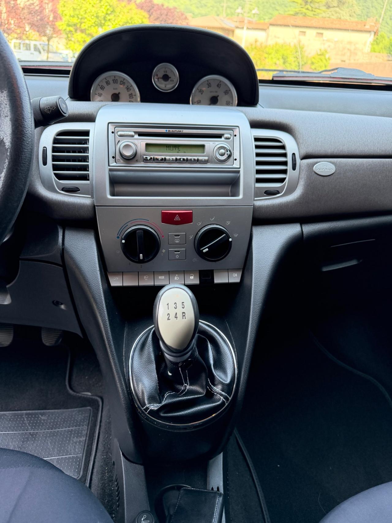 Lancia Ypsilon 1.2 Elle