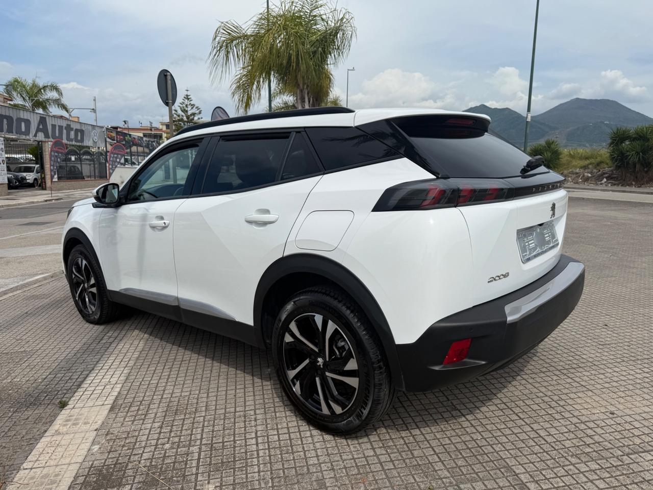 Peugeot 2008 BlueHDi 130 S&S EAT8 Allure