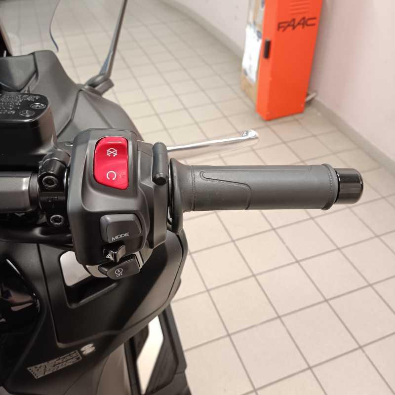 Yamaha T-Max 560 Tech Max - 2025