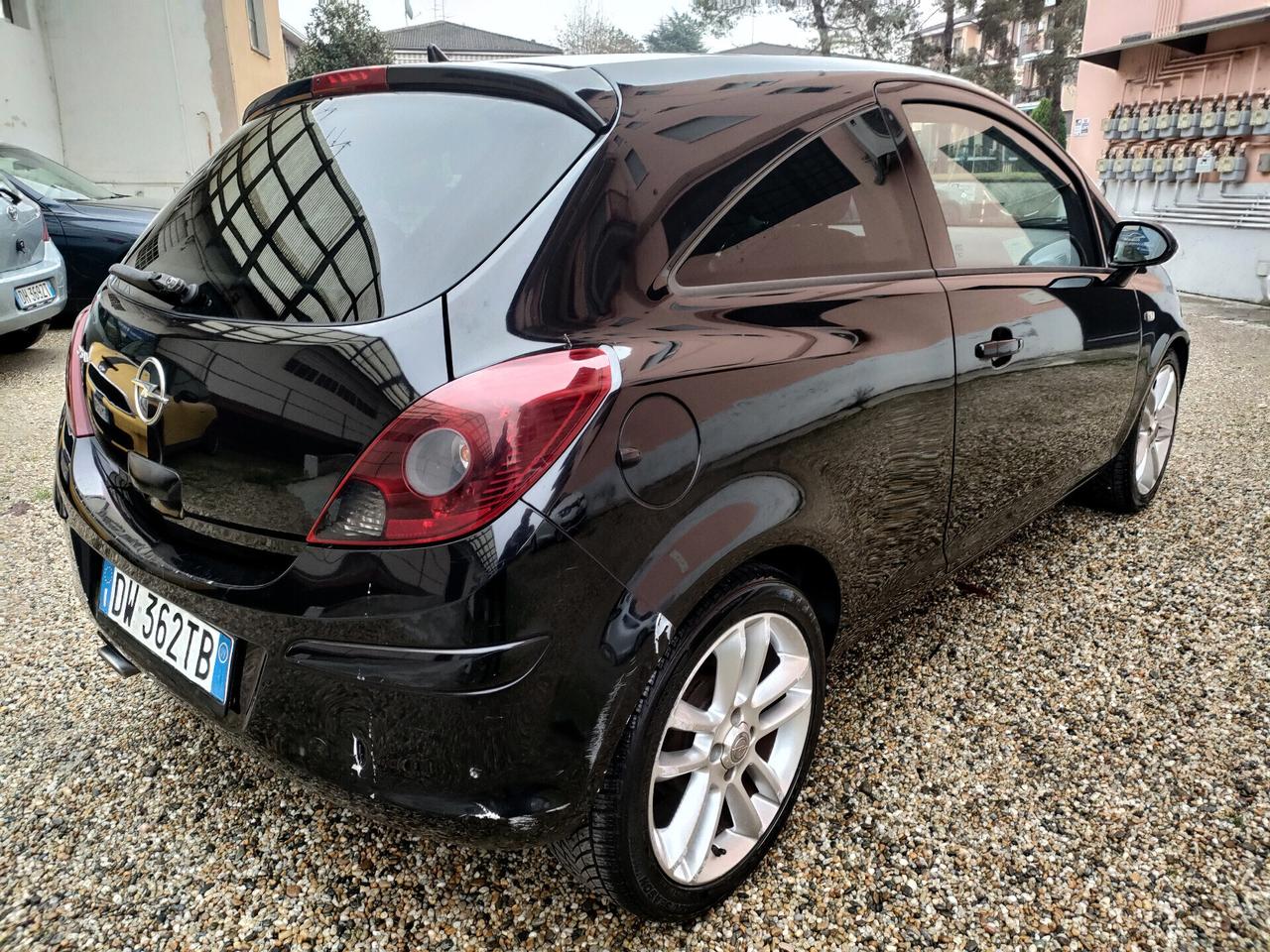Opel Corsa 1.2 3 porte Sport