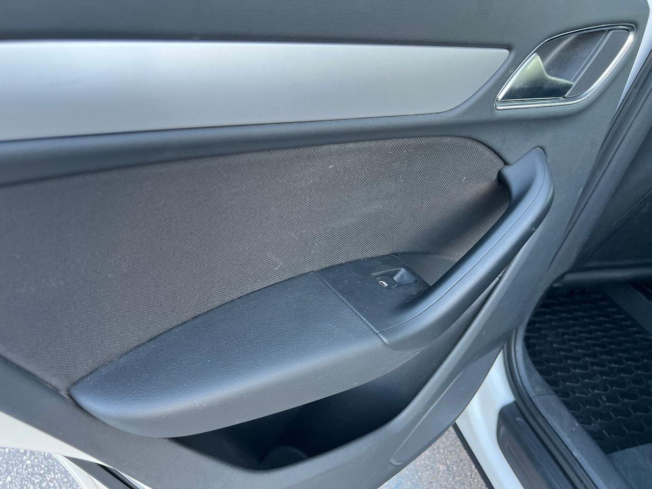 Audi Q3 2.0 TDI #9611