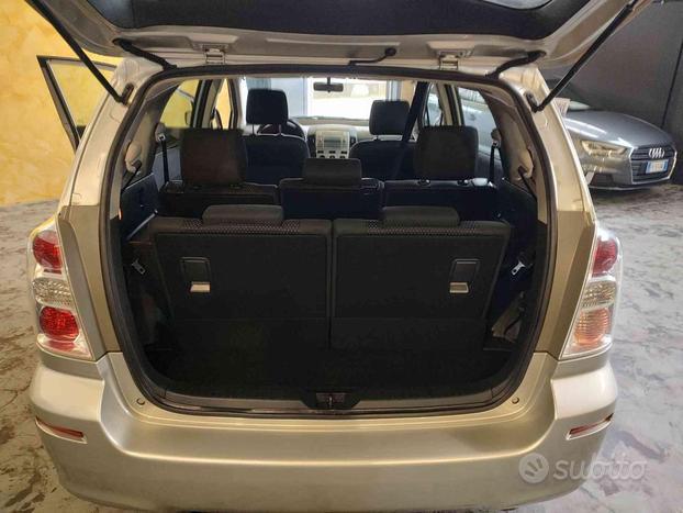 TOYOTA Corolla Verso 2.2 16V D-4D DPF Luna 7pti