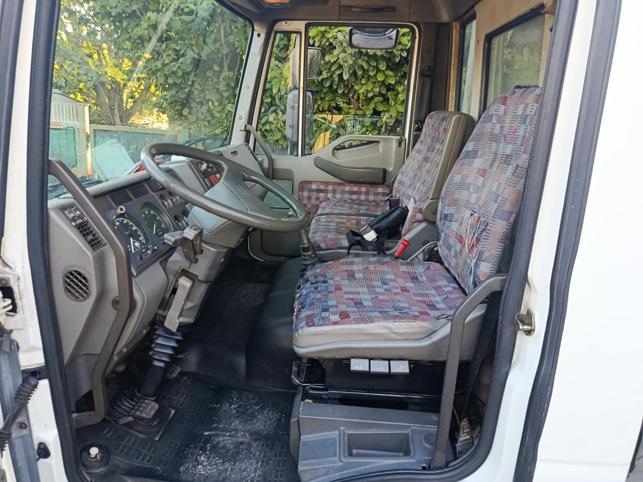 Iveco Eurocargo pedana idraulica centina e telo