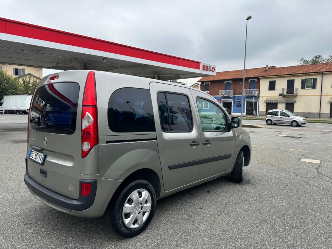 Renault Kangoo 1.6 105CV vettura 5 posti /GPL fino 2030