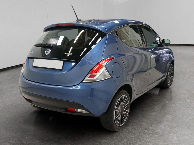Lancia Ypsilon 1.0 firefly hybrid Silver Plus s&s 70cv