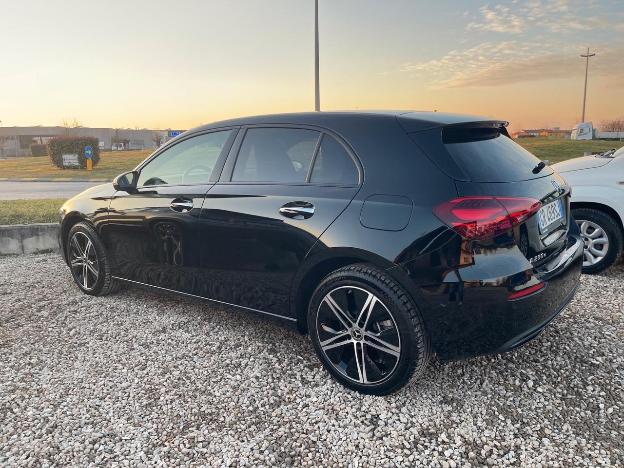 Mercedes-benz A 250 EQ-Power Advance Plus