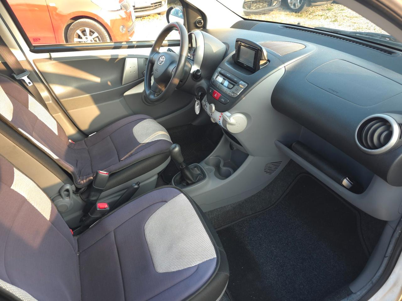 Toyota Aygo 1.0 12V VVT-i 5 porte Sol Connect