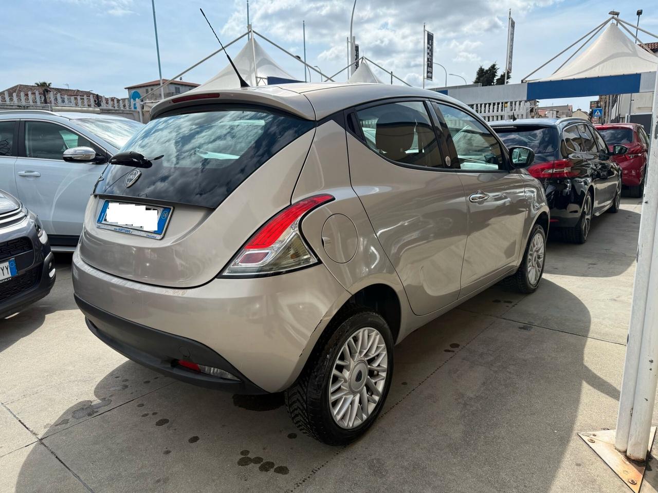 LANCIA NEW YPSILON 900 B/METANO