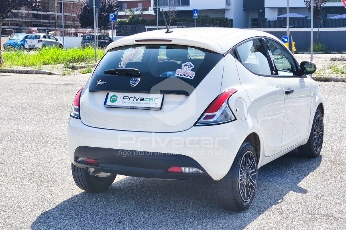 LANCIA Ypsilon 1.2 69 CV 5 porte GPL Ecochic Silver