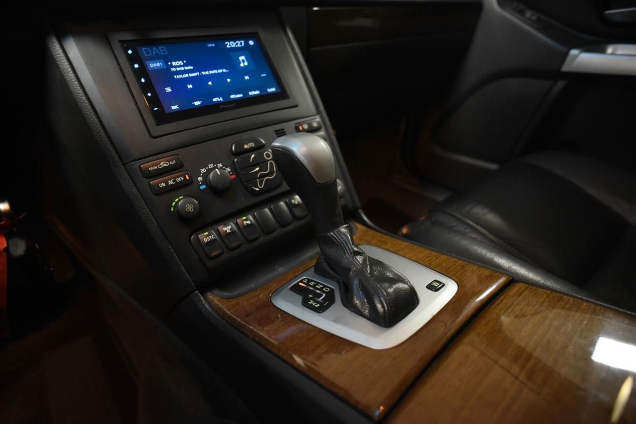 Volvo XC 90 XC90 2.4 D5 185 CV aut. AWD Executive