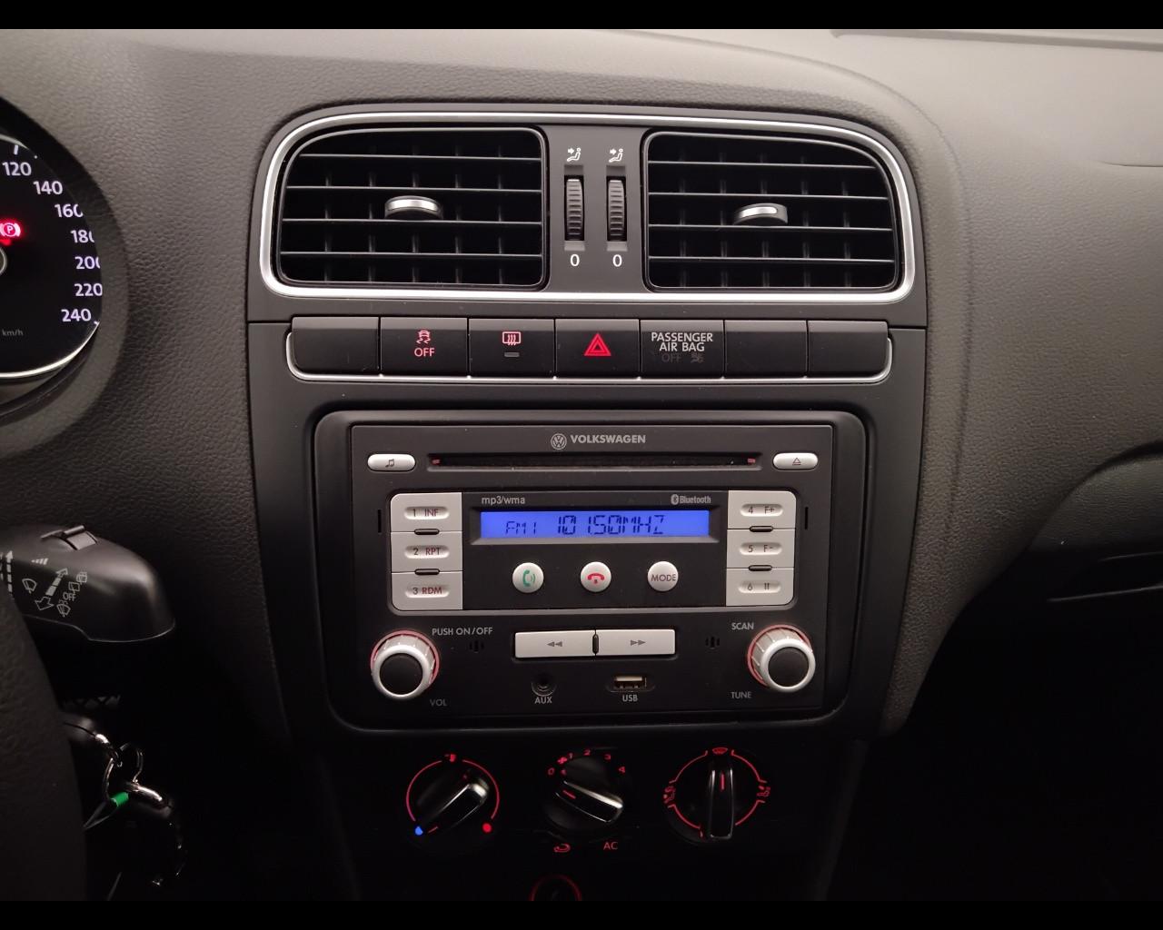 VOLKSWAGEN Polo V 2009 - Polo 5p 1.2 Comfortline 70cv