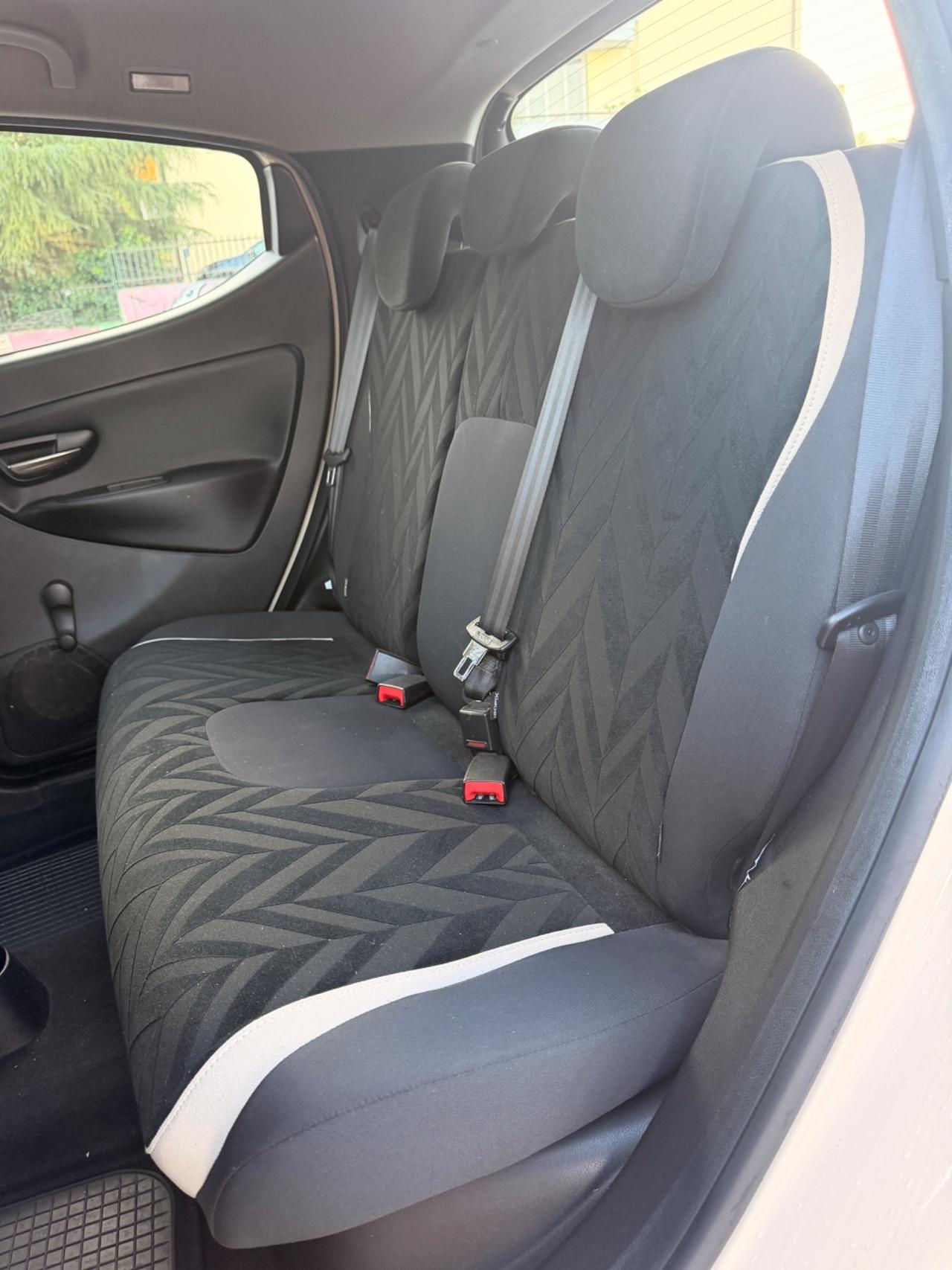 Lancia Ypsilon 1.2 69 CV 5 porte GPL Ecochic Gold