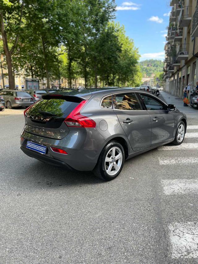 VOLVO V40 D2 1.6 Momentum